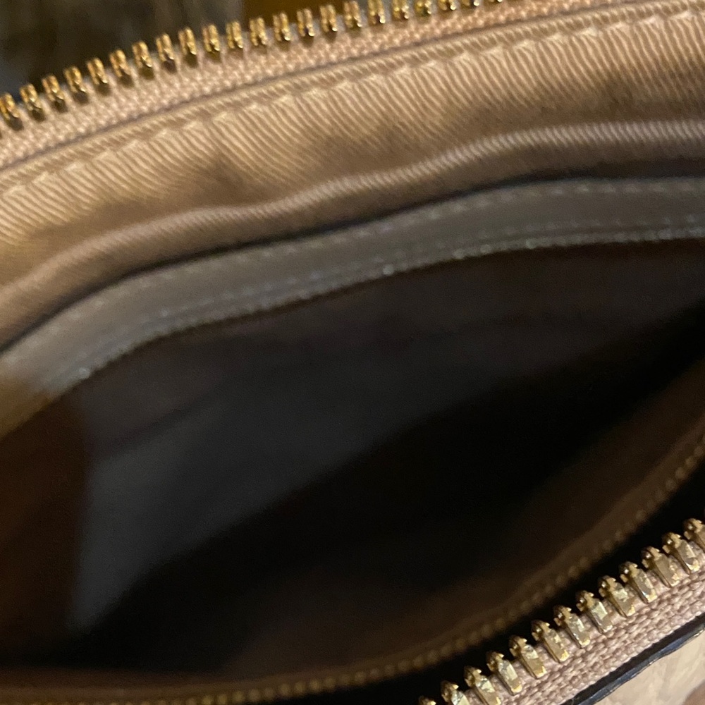 MCM Tan Visetos Rare Rabbit Limited Edition Medium Size Clutch - Picture 8 of 13